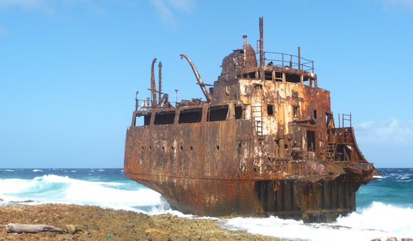 Wreck_on_klein_curacao