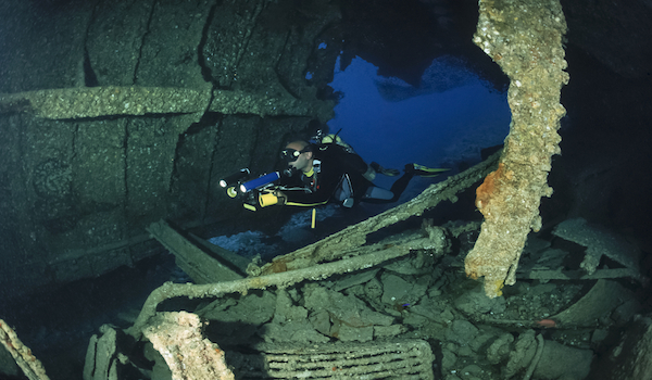Scuba_dive_site_sudan__wreck_of_the_umbria