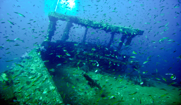 Stern_of_king_cruiser_wreck
