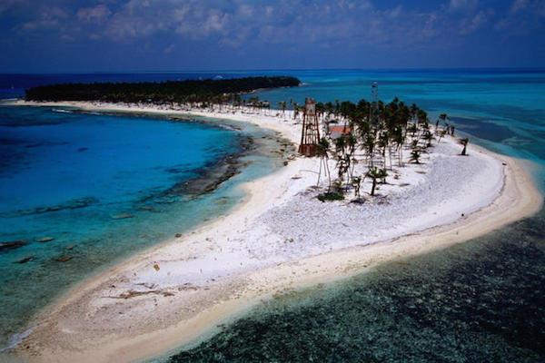 visit the lighthouse atoll